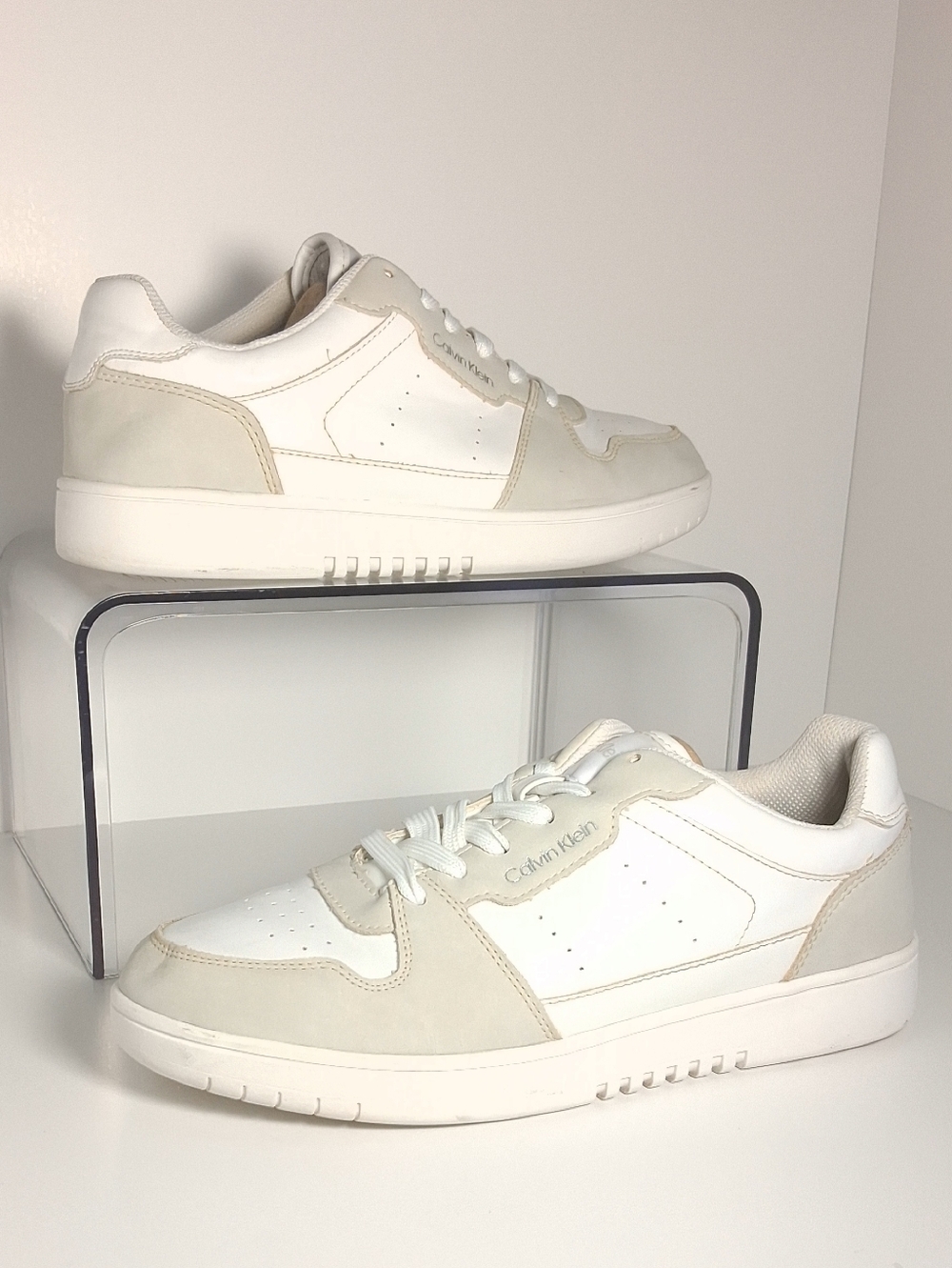 Calvin Klein White and Beige Low-Top Women's Sneakers Size 9M - Picture 2 of 14